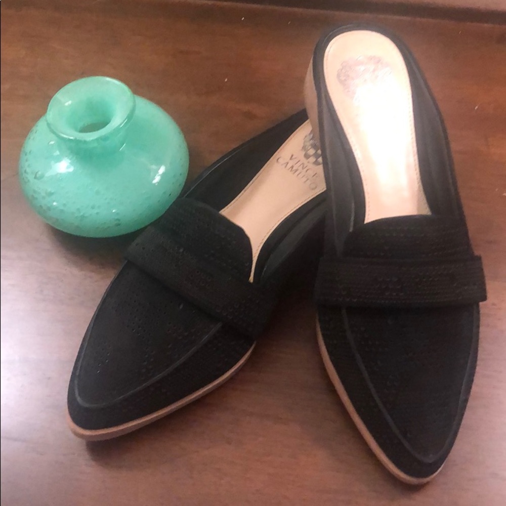 Vince Camuto Black Pointed Toe Mules